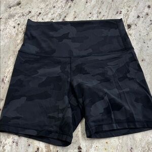Lululemon Black Camouflage Women's high-rise biker Shorts